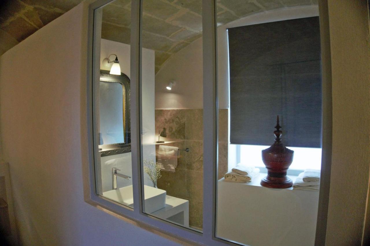 Les Canisses, Magnifique Appartement Avec Terrasse Au Coeur D'อูเซส ภายนอก รูปภาพ