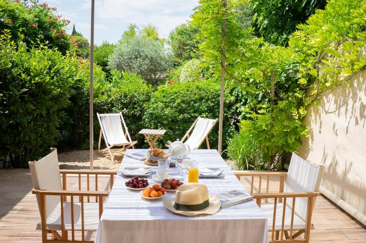 Les Canisses, Magnifique Appartement Avec Terrasse Au Coeur D'อูเซส ภายนอก รูปภาพ